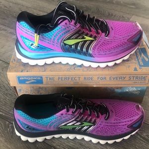 Women’s Brooks running shoes. Size 9.5. Brand new